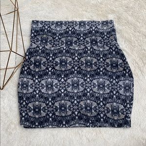 Blue mini cotton/spandex patterned skirt